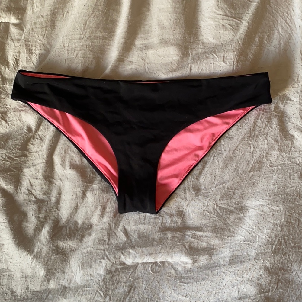 VS PINK cheeky bottom